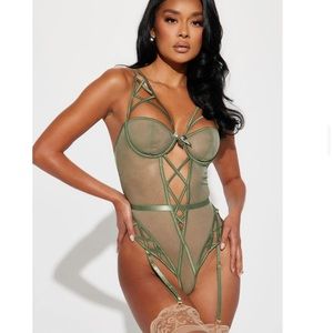 Fashion nova sneak around garter teddy - NWT NEVER WORN